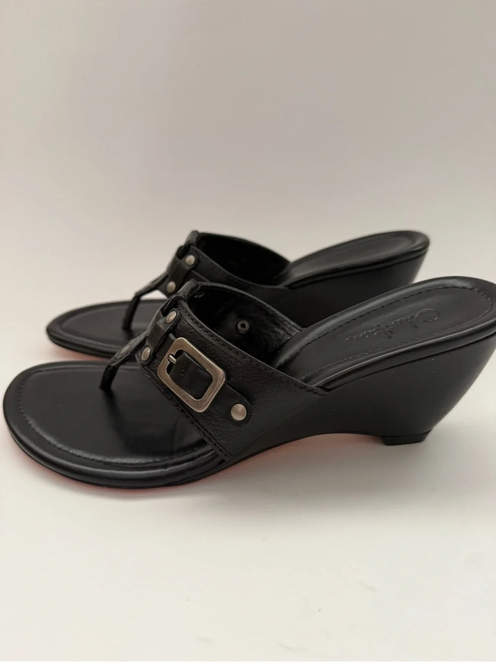 Cole Haan Ashlynn Thong Black Leather Wedge Sandals Size 8 AA Narrow